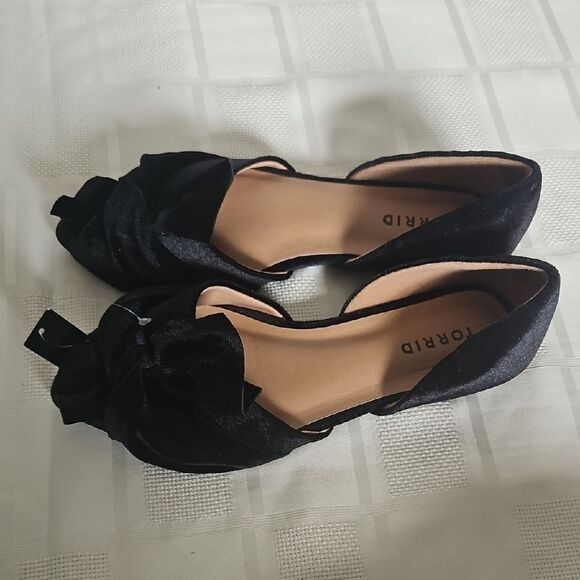 Torrid Black Women's Shoes with Floral Detail - Picture 12 of 16